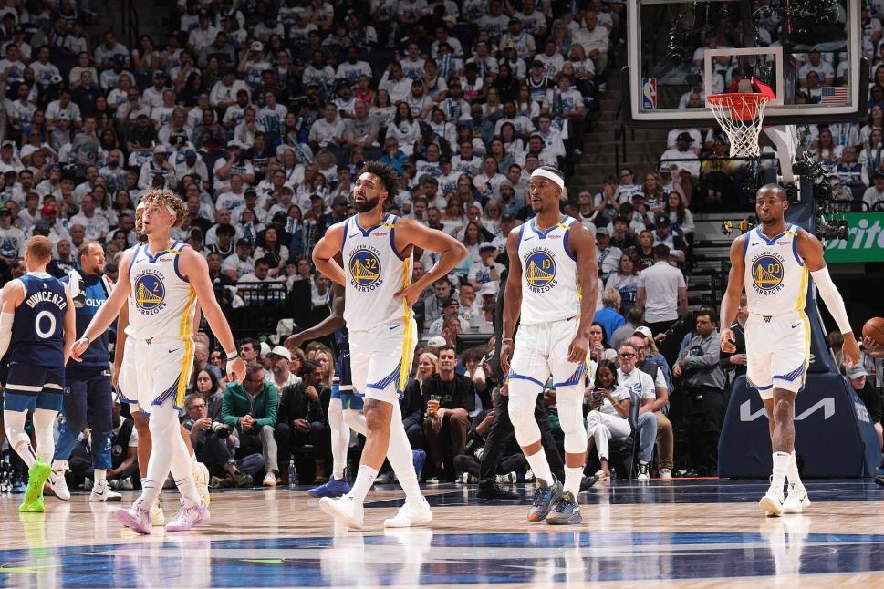 开云网站-金元时代的另类，10年只拿了4000万，却勇夺三冠，被库里视为传奇