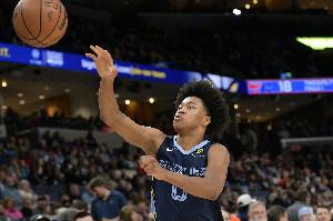 复出了！韦尔斯14中5拿下20分4篮板3助攻1抢断