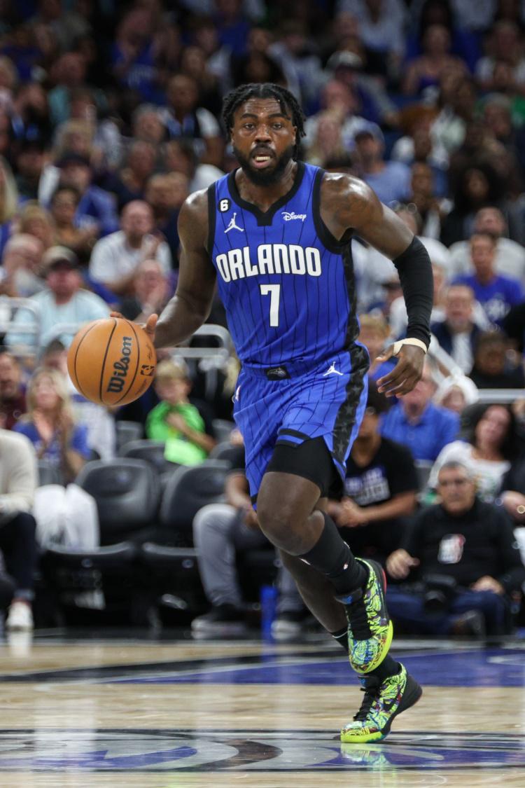 和火箭签下双向合同！凯文-哈里斯发推：休斯顿 一起冲啊！