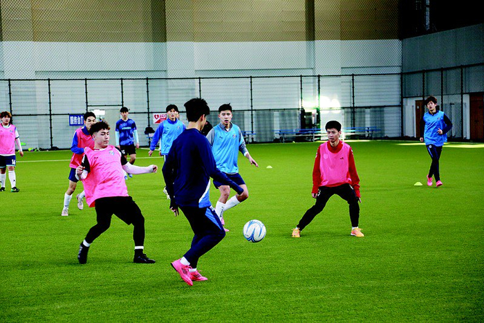 开云下载-执行主教练王亮:大连队目标肯定是冠军|足协|中超|球员|竞赛规程|年轻球员_新浪体育_新浪新闻